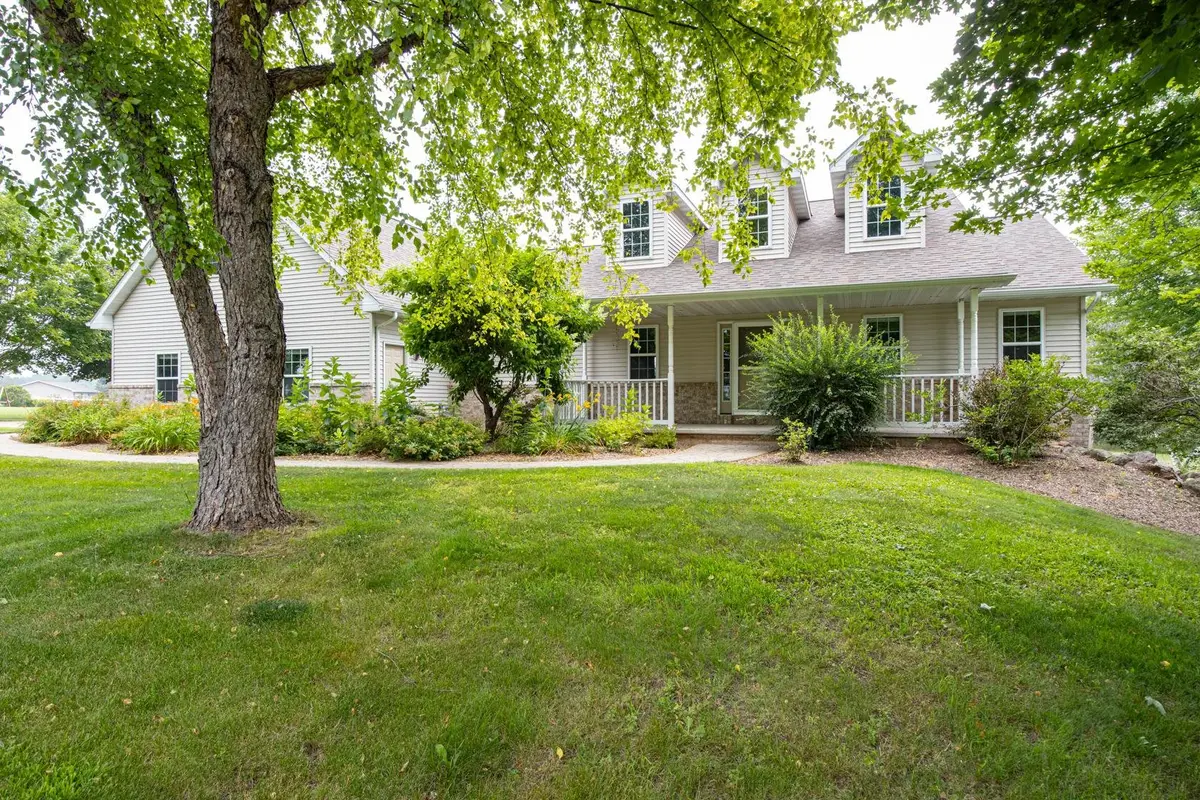 E9051 Rocky Mountain Drive, New London, WI 54961 - #1