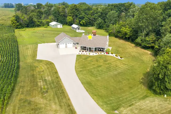 N7273 Moore Road, SEYMOUR, WI 54165