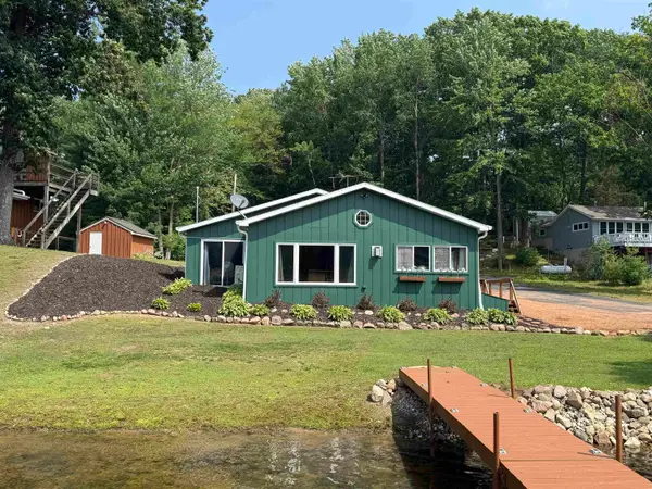 N8871 Oak Lane, GRESHAM, WI 54128