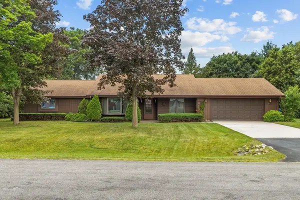 301 Oak Manor Drive, OSHKOSH, WI 54904