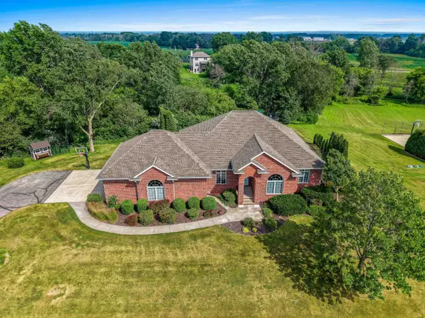 2864 Woodhaven Circle, DE PERE, WI 54115