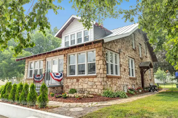 109 E Wisconsin Street, WEYAUWEGA, WI 54983