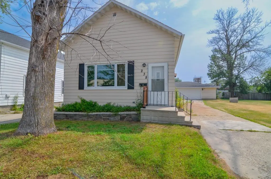 238 Michigan Avenue, Oconto, WI 54153 - #1