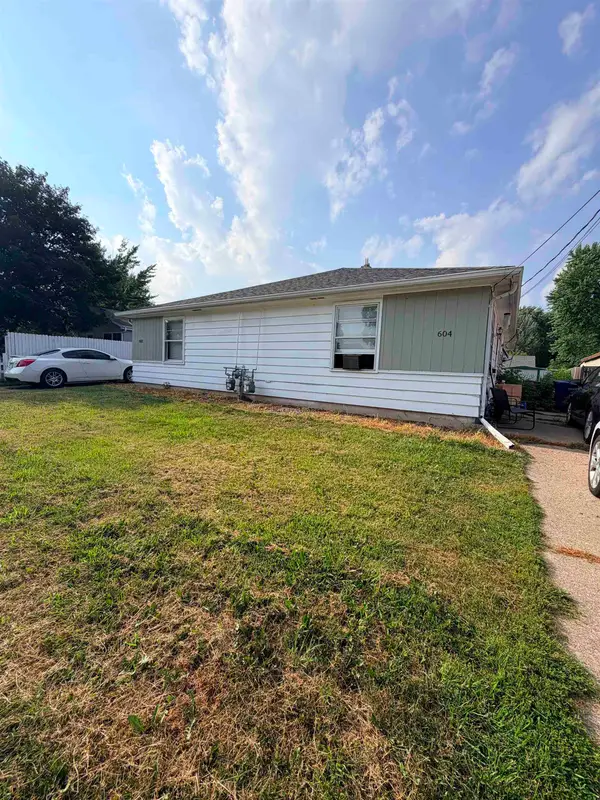 602 8th Street, MENASHA, WI 54952