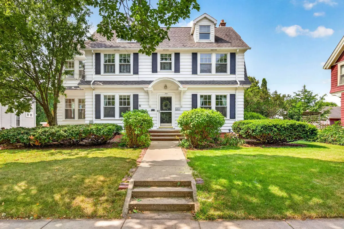 335 E Wisconsin Avenue, Neenah, WI 54956-2901 - #1