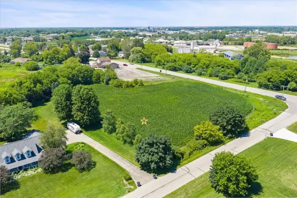 Fox Meadows Lane #33, KAUKAUNA, WI 54130