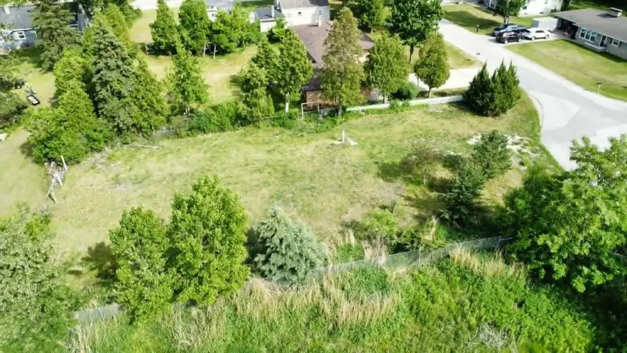 2040 Lone Grove Avenue, Howard, WI 54303 - #2