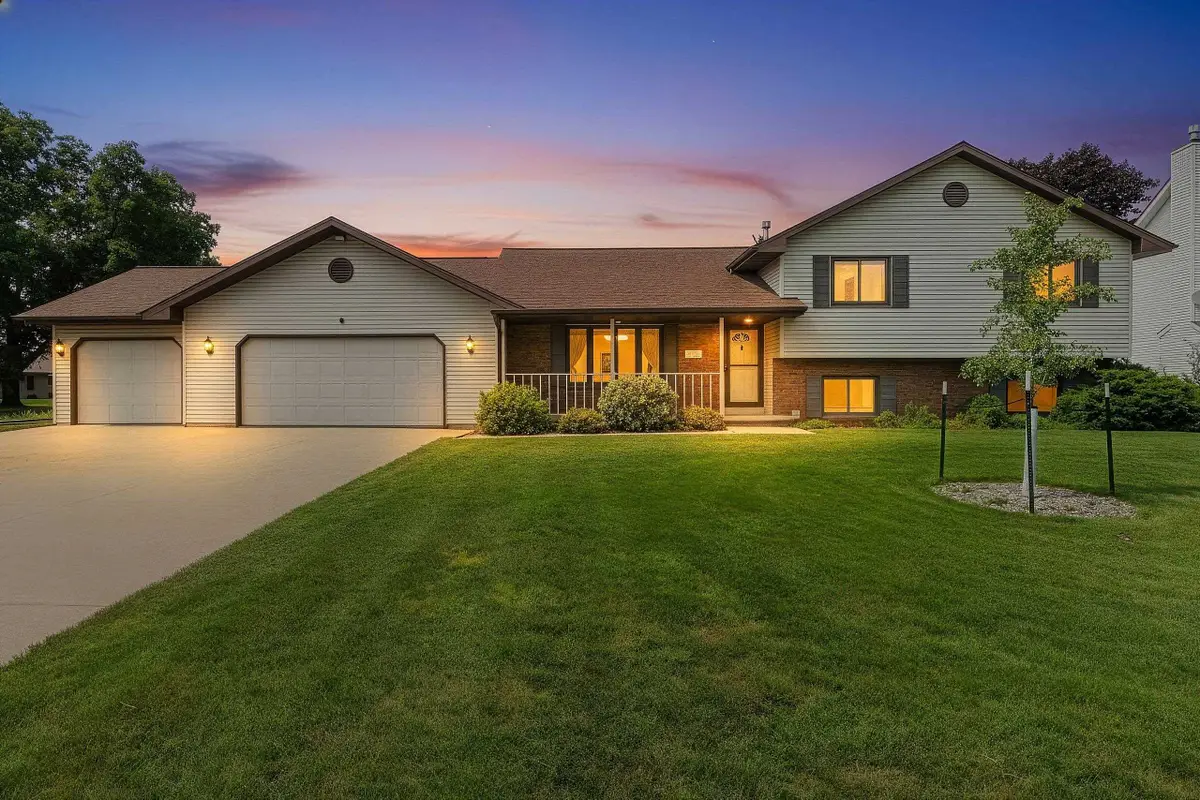 1320 Orchard Court, Neenah, WI 54956 - #1