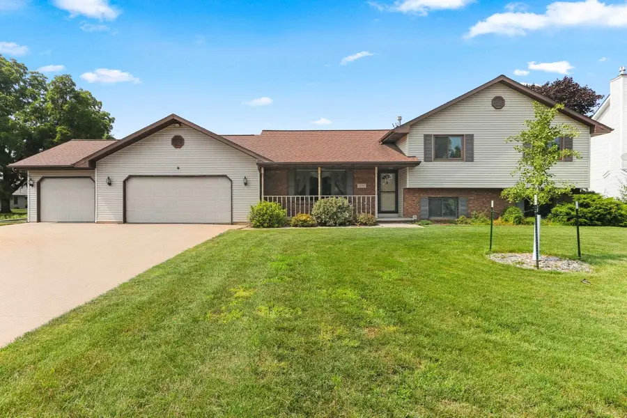 1320 Orchard Court, Neenah, WI 54956 - #2