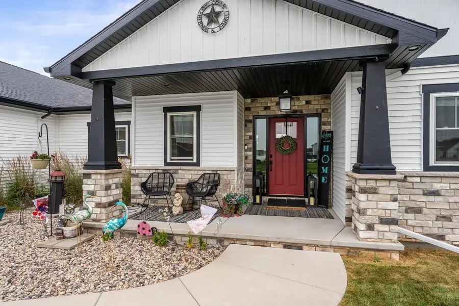 W5638 Hoelzel Way, Appleton, WI 54915 - #2