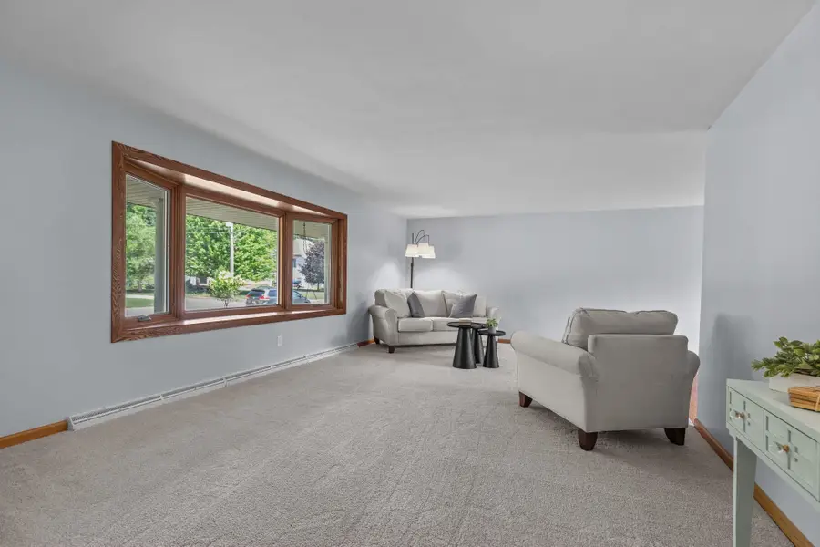 1330 N Briarcliff Drive, Appleton, WI 54915 - #3