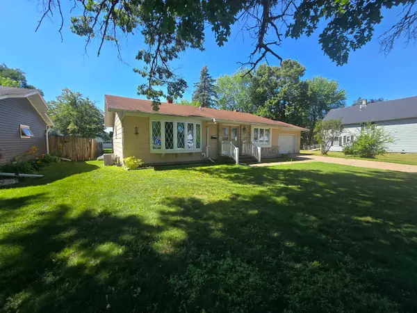 614 W 1st Street, SHAWANO, WI 54166-1908