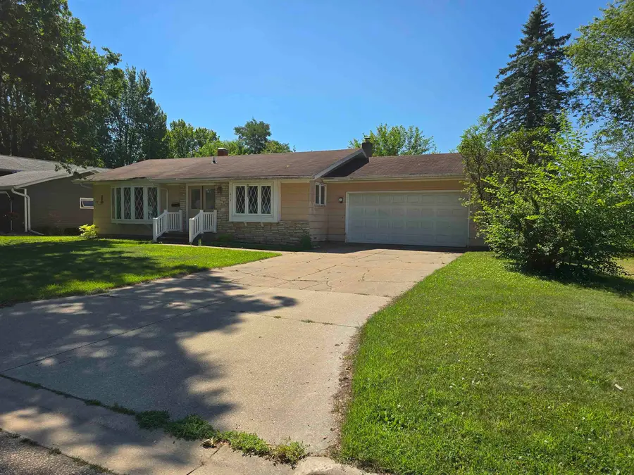 614 W 1st Street, Shawano, WI 54166-1908 - #2