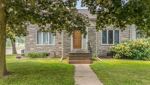 1517 Division Street, NEW LONDON, WI 54961
