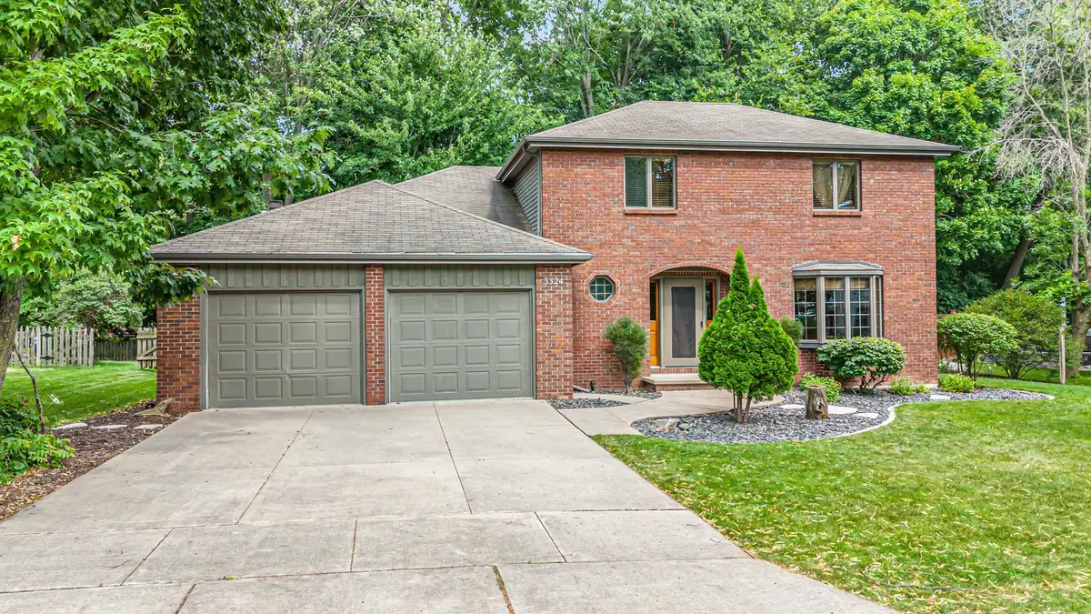 3324 S White Birch Lane, Appleton, WI 54915 - #1