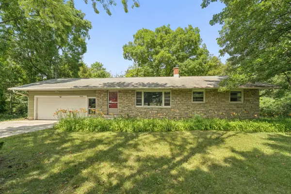 W4159 Gladstone Beach Road, FOND DU LAC, WI 54937