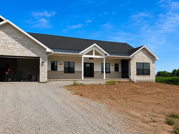 N1282 Meadow Park Drive, GREENVILLE, WI 54942
