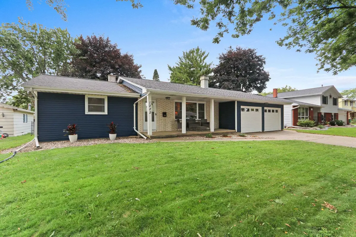 1222 Royal Boulevard, Green Bay, WI 54303-4239 - #1