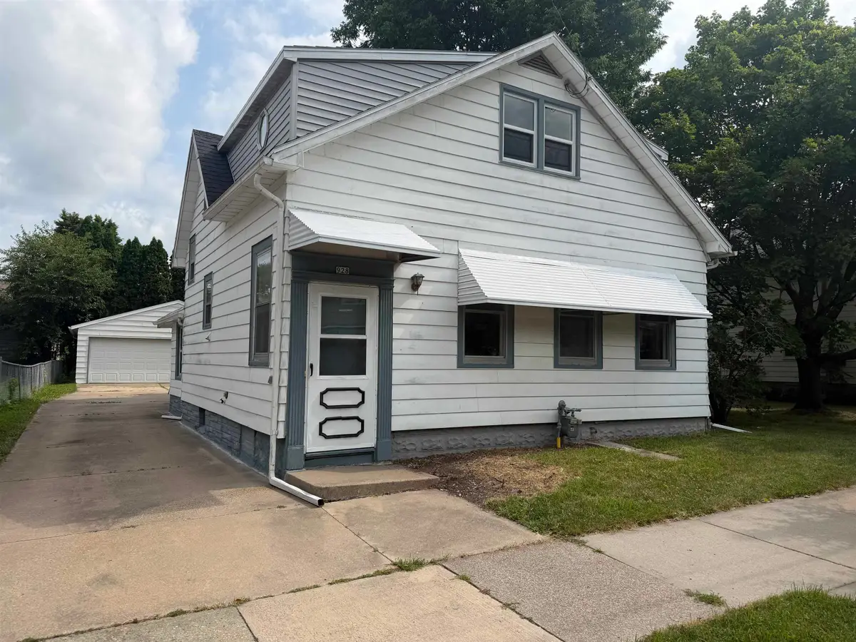 928 Harney Avenue, Oshkosh, WI 54901-5433 - #1