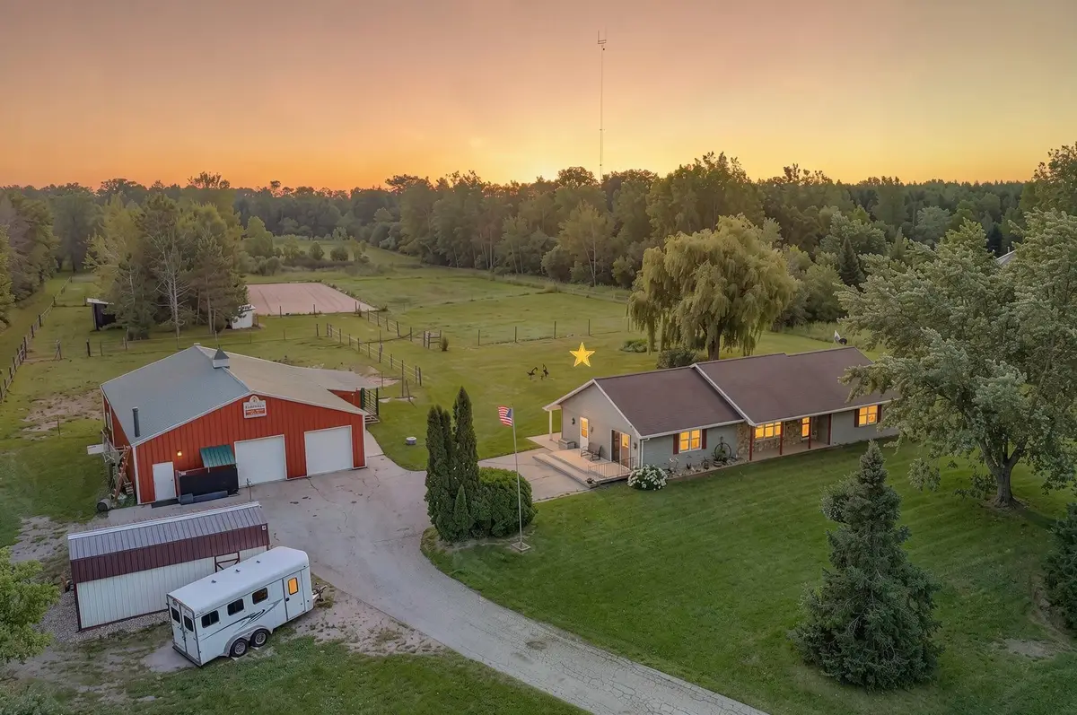 N4288 Green Valley Road, Krakow, WI 54137 - #1