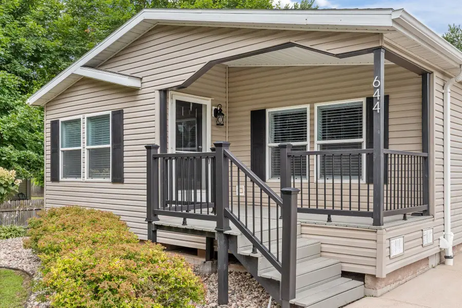 644 S Mill Street, Hortonville, WI 54944 - #2