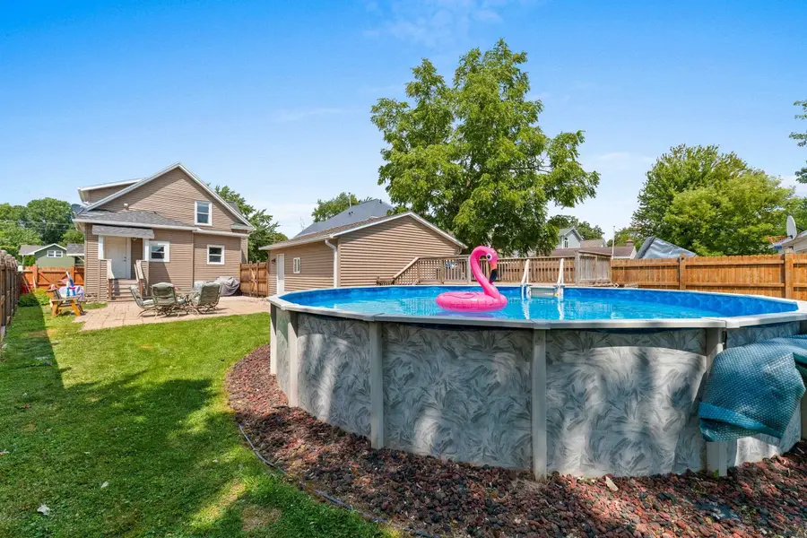 823 W 4th Avenue, Oshkosh, WI 54902 - #2