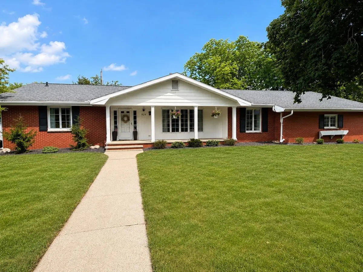 826 Green Street, Seymour, WI 54165-1614 - #1