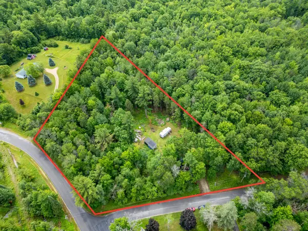 W7194 Woodduck Lane, CRIVITZ, WI 54114