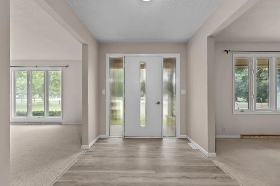 W6425 Lakeview Court, Menasha, WI 54952-9707 - #2
