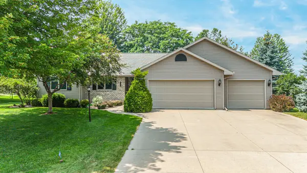 N9539 Chadbury Lane, APPLETON, WI 54915