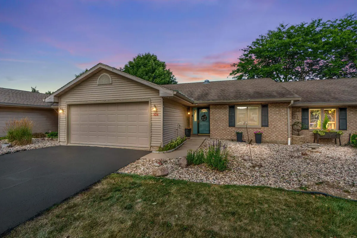 324 N Westhaven Drive, Oshkosh, WI 54904-7435 - #1