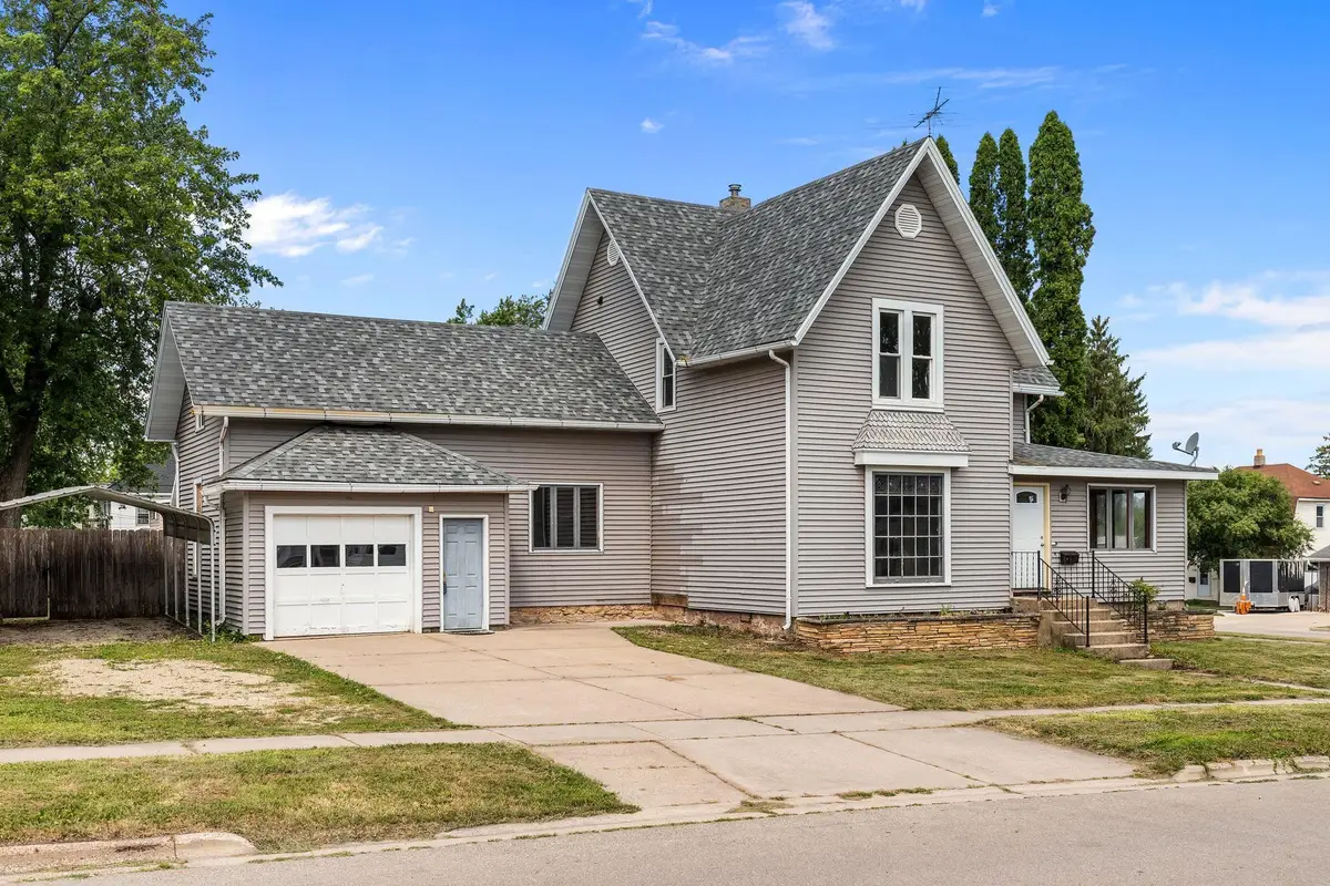 503 S Shawano Street, New London, WI 54961-1343 - #1