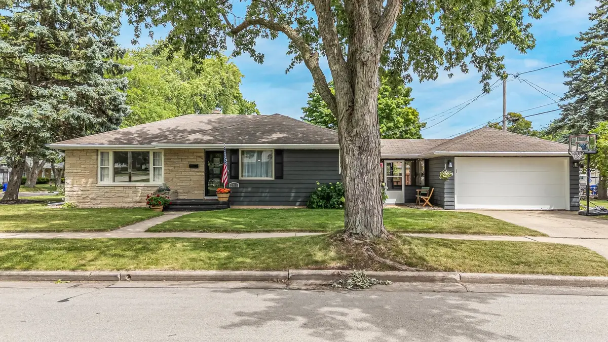 2218 N Mcdonald Street, Appleton, WI 54911 - #1