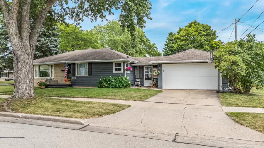 2218 N Mcdonald Street, Appleton, WI 54911 - #3