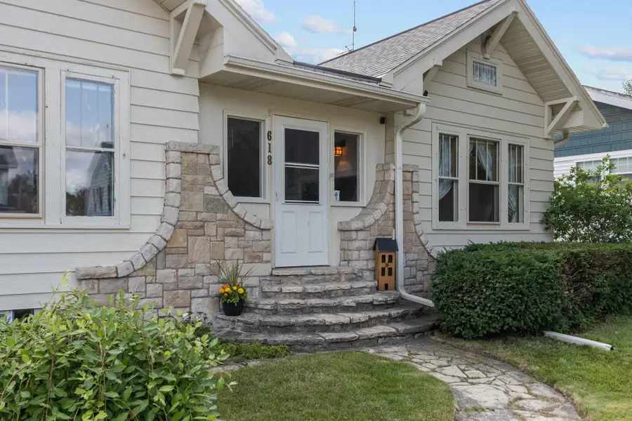 618 Dickinson Street, New London, WI 54961 - #2