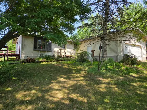 W3618 Chicago Lane, REDGRANITE, WI 54970-8568