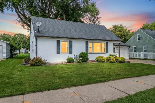 446 Victoria Street, GREEN BAY, WI 54302-2820