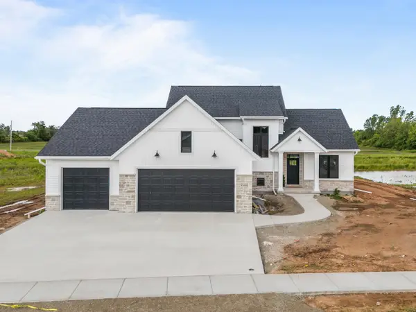W5835 Delta Drive, MENASHA, WI 54952