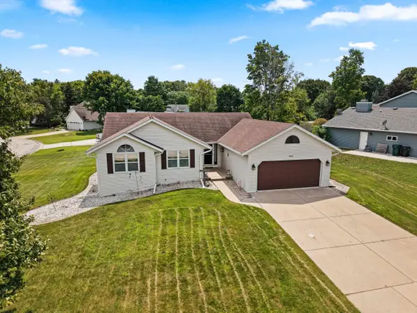 2821 Friendly Circle, GREEN BAY, WI 54313