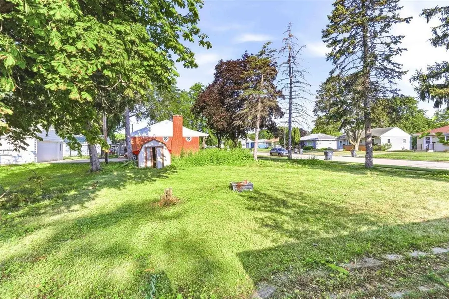 421 S Lake Street, Neenah, WI 54956 - #3