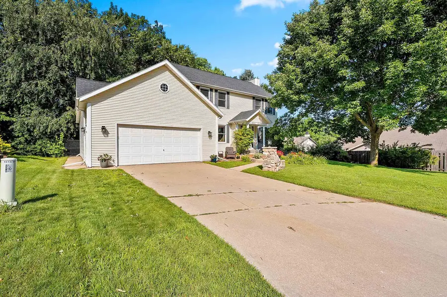 1015 Mt Blanc Court, Green Bay, WI 54311-5893 - #2