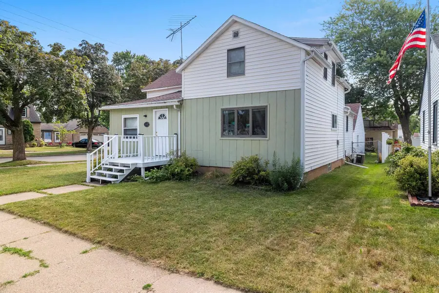 1203 N Gillett Street, Appleton, WI 54914 - #2