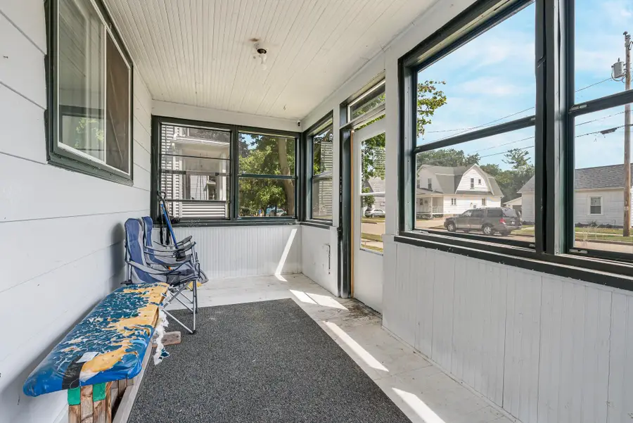 246 W 12th Avenue, Oshkosh, WI 54902 - #3