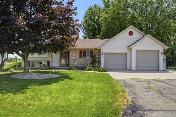 W6741 Lydia Lane, APPLETON, WI 54915