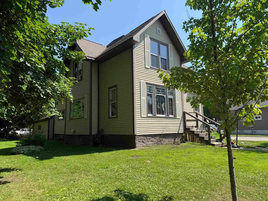 347 Madison Street, Oconto, WI 54153 - #2