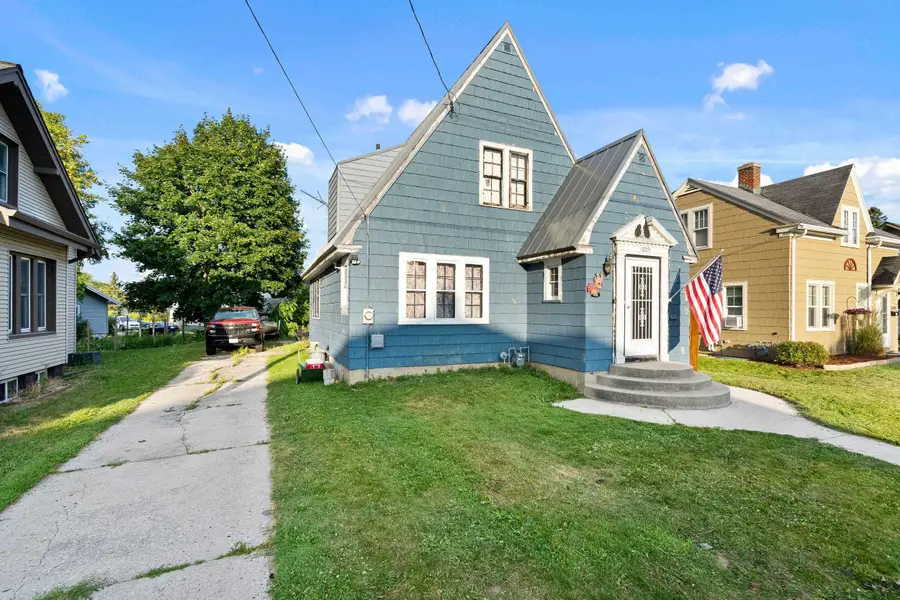 1009 N 12th Street, Manitowoc, WI 54220-0000 - #2