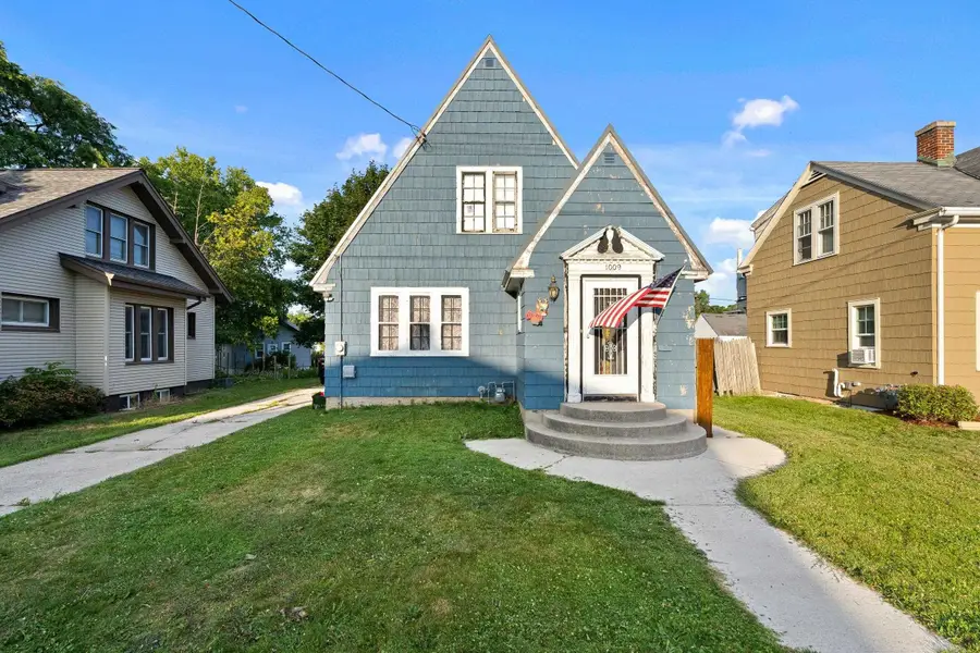 1009 N 12th Street, Manitowoc, WI 54220-0000 - #3