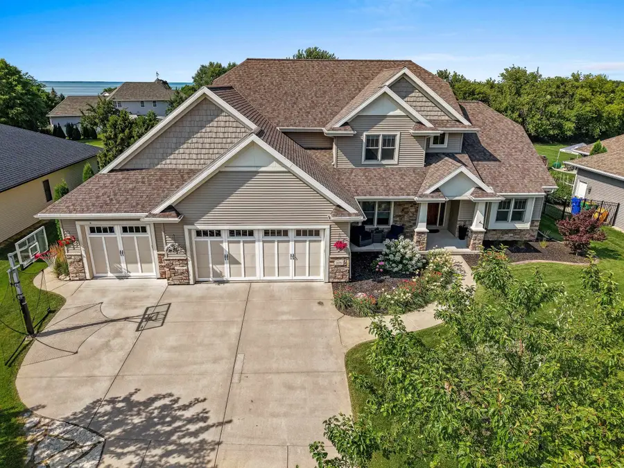 3351 Cottage Hill Drive, Green Bay, WI 54311-6134 - #3