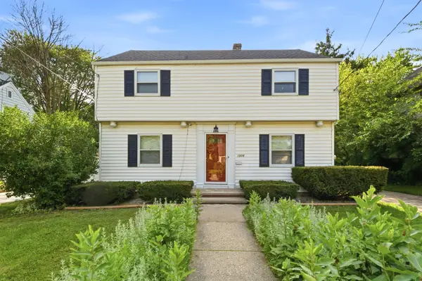 1928 S Lawe Street, APPLETON, WI 54915