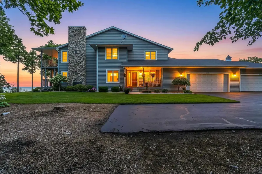5299 Sunset Bluff Drive, Green Bay, WI 54311-9126 - #2
